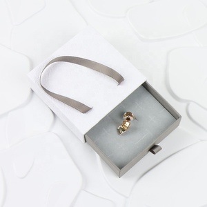 MOJIU Handheld Green Luxury Sliding Drawer <b>Box</b> Custom Logo Luxury <b>Gift</b> <b>Box</b> for Jewelry Paper - Product Image 6