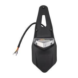 Luz Trasera LED Triangular Universal para Motocicleta, Luz de Freno, Luz de Matrícula - Product Image 6