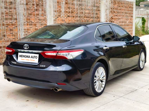 Bonito usado 2019 para Toyota Camry LE Asientos de cuero para automóvil usado Interior oscuro LED Control de <span class=keywords><strong>crucero</strong></span> FWD Dirección izquierda R18 <span class=keywords><strong>Comprar</strong></span> ahora - Product Image 3