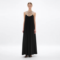 Nouvelle Robe de Soirée Longue Femme Élégante Noire à Bretelles Fines, Motif Géométrique Ajouré, Plissée et Fluide, Coupe Évasée Personnalisée