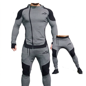 Conjunto Deportivo Informal Unisex 2020 UNIQUE con Capucha y Rayas Rojas, Ecológico, Transpirable, Invierno, Personalizado, Poliéster/Algodón - Product Image 1