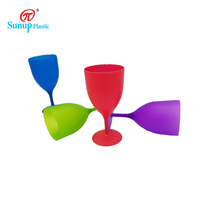 Gobelet à vin de 16 oz en plastique coloré, design contemporain, échantillon gratuit disponible, personnalisable