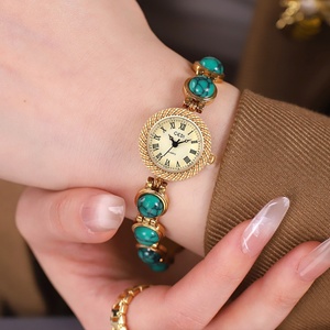 Reloj de Pulsera de Oro Vintage Hecho a Mano, Accesorio de Moda Retro Personalizado para Mujer, Reloj de Pulsera con Botones y Cuentas Únicos - Product Image 2