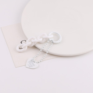 Llavero de Cadena de Plástico con Forma de Corazón, Grabado en Relieve, Accesorios de Joyería DIY para Colgante de Bolso, Tendencia de Moda Primavera 2025 - Product Image 3