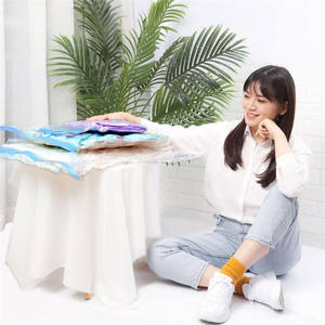 Sacco <span class=keywords><strong>Sottovuoto</strong></span> <span class=keywords><strong>per</strong></span> Vestiti con Valvola Bordo Trasparente Pieghevole Compresso Organizer da Viaggio Salvaspazio - Product Image 5