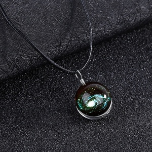 Collier pendentif en verre sphérique Noctilucent Planète Étoile de Nuit, luminescent double face, galaxie nébuleuse cosmique, chaîne de pull - Product Image 3