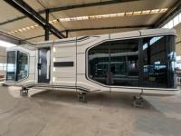 Maison Capsule A6 de 33 m², Maison Préfabriquée Moderne en Conteneur, Vues sur la Station Balnéaire Côtier