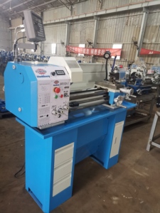 Torno de <span class=keywords><strong>Metal</strong></span> Horizontal SP2129-II de 700 mm con Velocidad Variable y Alcance de 300 mm - Product Image 2