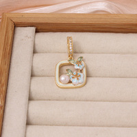 Pendentif fleur style peinture à l'huile Monet, peint à la main, perle d'eau douce, breloques de collier en cuivre haut de gamme