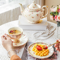 Ensemble tasse et soucoupe à café en céramique rétro pour filles, style européen, pot léger, luxe haut de gamme, cadeau pour le thé de l'après-midi