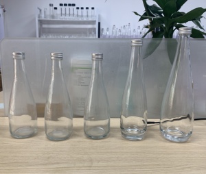 Logo personnalisé 330ml <span class=keywords><strong>33cl</strong></span> <span class=keywords><strong>bouteille</strong></span> en verre d'eau minérale pétillante extra Flint avec bouchons Ropp 28mm - Product Image 3