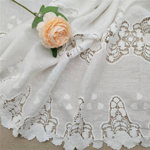 Tissu de dentelle française 100% coton avec motif floral 3D brodé écologique soluble dans l'eau pour la décoration intérieure et les sacs - Product Image 4