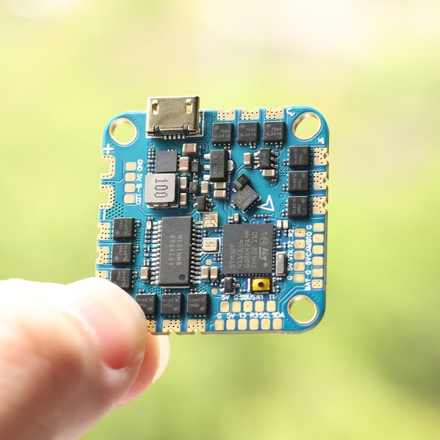 F411 AIO Flight Controller 20A Brushless ESC 2-5S Drone Soccer FPV Racing Wireless Parameter Adjustment USB