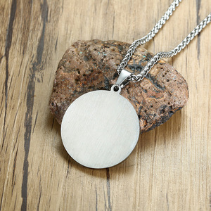 Collar con Colgante Redondo con Sello de Lucifer Personalizado para Hombre, Medalla de Acero Inoxidable Grabable, Símbolo Oculto, Joyería Gótica Oscura - Product Image 2