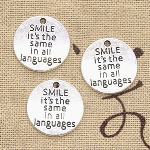 จี้เงินโบราณขนาด20x20มม. ทำด้วยมือแบบทำมือเครื่องประดับทิเบตค้นพบเครื่องรางชุบทอง 'ยิ้ม'-เหมือนกันในทุกภาษา - Product Image 3