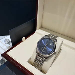 นาฬิกาข้อมือดำน้ำแบบคลาสสิกทรงยาว 40 มม. พร้อมฟังก์ชั่น Moonphase หน้าปัดสีน้ำเงิน Sunburst หรูหรา โทนสีทอง ระบบอัตโนมัติ พร้อมฟังก์ชั่นปลุก - Product Image 4
