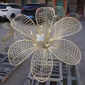 Escultura de flor pintada de acero inoxidable para exteriores, adornos decorativos de Metal abstractos de forma especial para paisaje verde de parque - Product Image 1