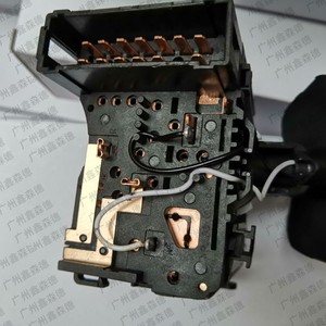 Interruptor Combinado Automotriz Guangzhou Xinsende 7701048912 12v para Reemplazo y Reparación de Interruptor de Señal de Giro - Product Image 4
