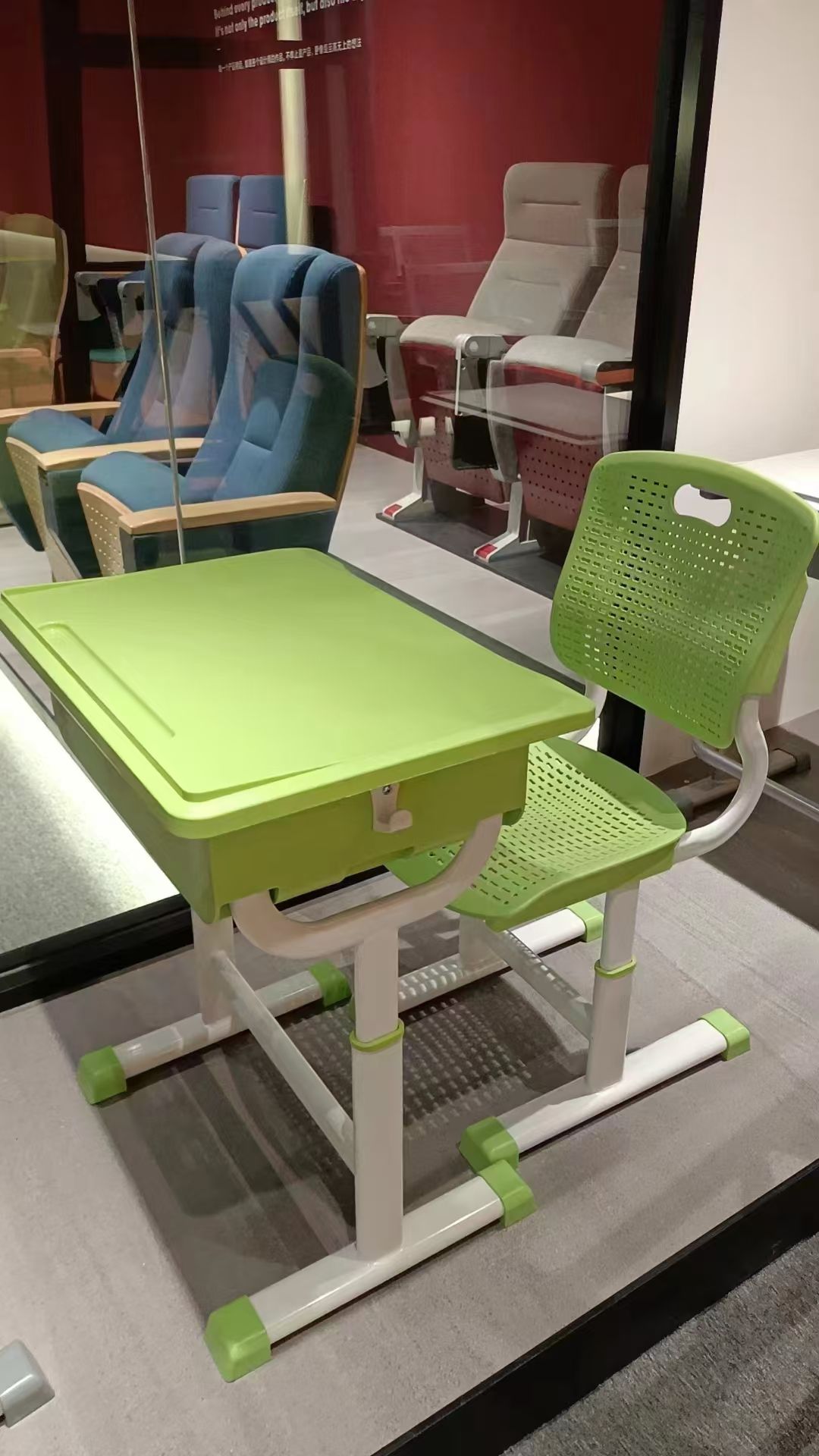 สีเขียว