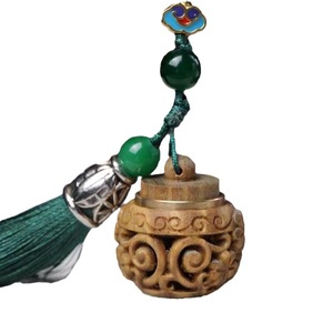 Llavero de sándalo verde hueco de 2.8x2.5cm, colgante aromático para coche, cadena para bolso/teléfono, diseño tradicional - Product Image 5