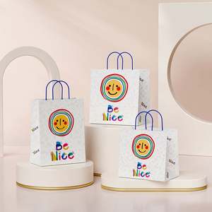 ถุงกระดาษคราฟท์แบบคลาสสิก ทนทาน ปรับแต่งได้ตามต้องการ พร้อมหูหิ้วแบบยาว สีสันสดใส เหมาะสำหรับใส่ของขวัญวันเกิดและพิมพ์โลโก้ของคุณ - Product Image 6