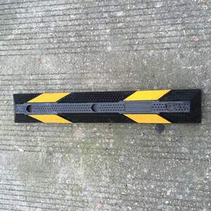 पार्किंग कार पहिया रोक <span class=keywords><strong>900mm</strong></span> लंबी चिंतनशील पहिया डाट - Product Image 2