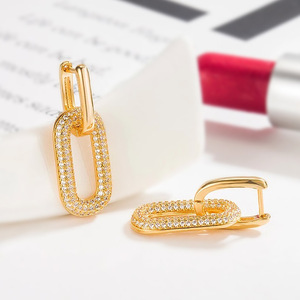 Orecchini a Cerchio Ovali alla Moda, Gioielli Minimalisti ed Eleganti con Accenti Scintillanti per Donne - Product Image 2