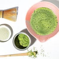 Ensemble Matcha rose vif éco-responsable ultime, 5 pièces, bol en céramique, fouet en bambou |   Cadeau idéal pour les amateurs de matcha, boîte colorée