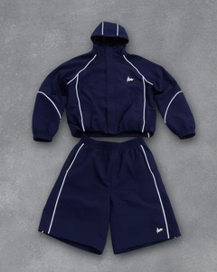 Ensemble de survêtement personnalisé 2 pièces noir avec passepoil rouge, veste à capuche et short assorti, streetwear, fabricant OEM en gros - Product Image 3