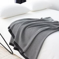Style nordique lumière luxe tricoté couverture Super doux acrylique rayé motif canapé couverture hiver chaud maison couverture personnalisable
