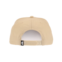 Gorra de Pesca Personalizada de 5 Paneles con Cordón, Tejido Micro Pique de Alto Rendimiento, Color Caqui Claro, Bordado Plano, Estructurada, Visera Curva, Cierre a Presión