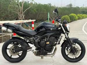Yamaha FZ6N King: Prestazioni Ottimali, EFI, Raffreddamento a Liquido, 600cc, Controllo Flessibile, Modifica del Suono di Scarico, Colore Invincibile - Product Image 4