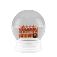 Boule de neige en résine cristalline, bâtiment en briques rouges, boule d'eau en verre, décoration de bureau, paysage miniature de Noël, ornement de table
