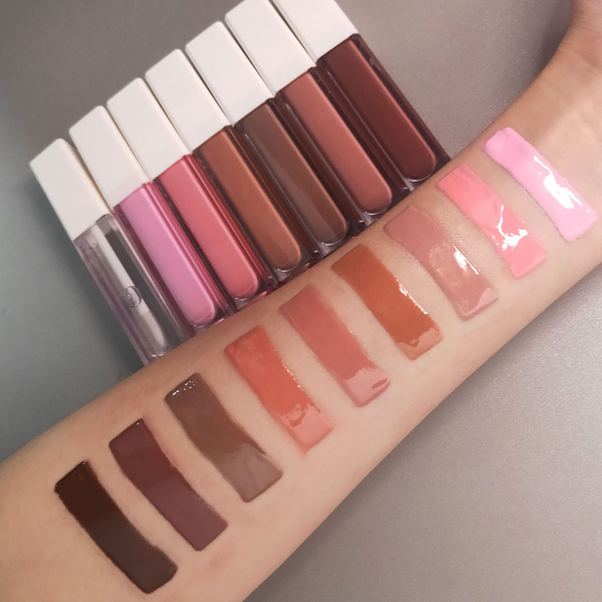 Grosir Tidak Ada Logo Lipgloss Mengilap Tahan Air 16 Warna Kilau Kualitas Tinggi Vegan Glossy Lip Gloss