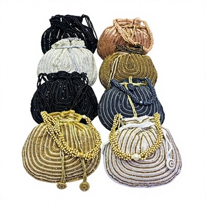Pochette en satin faite à la main avec chaînes pour femmes |   Pochette ethnique de mariage à rabat (Potli) |   Cérémonie de mariage - Product Image 1