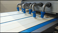Machine de remplissage multifonctionnelle pour le remplissage intermittent ou continu de produits souples, durs, fibres et crémeux