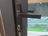أبواب ونوافذ UPVC من الفينيل PVC بتصميم مخصص موفر للطاقة ومعتمد من NAFS، أبواب مفصلية قابلة للطي