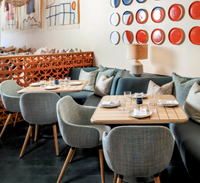 Chaises en tissu modernes très vendues pour restaurants, avec table en bois pour cafés et restaurants décontractés
