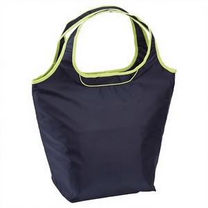 Sac isotherme de transport tendance pour l'extérieur avec fermeture éclair - Product Image 2