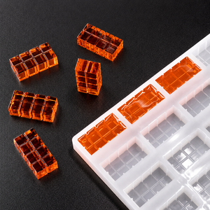 Molde de silicona segmentado para caramelos de goma Bold Maker, dispensador de gelatina de pectina de grado alimenticio de platino con 56 cavidades, venta al por mayor OEM - Product Image 1
