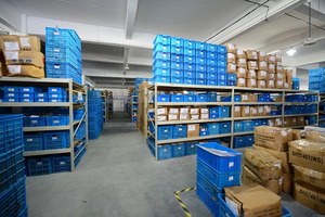 Extension per <span class=keywords><strong>Capelli</strong></span> Modern Show 1b 613 Ombre, Ciocche di <span class=keywords><strong>Capelli</strong></span> <span class=keywords><strong>da</strong></span> Nero <span class=keywords><strong>a</strong></span> Biondo, Trama Bicolore - Product Image 6