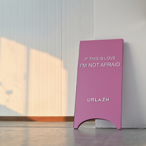 Tableros de exhibición rosas de doble cara de piso a techo en la entrada de la tienda, diseño creativo de alta gama - Product Image 6