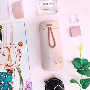 Tazas en línea <span class=keywords><strong>Botella</strong></span> de agua fría térmica <span class=keywords><strong>Comprar</strong></span> a granel Taza <span class=keywords><strong>termo</strong></span> integrada Mejor para tapas Amigos Bebidas térmicas congeladas Café Cúpula de viaje - Product Image 5