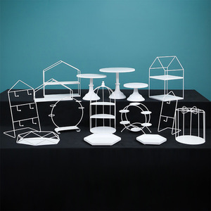 Bruiloft desserttafel decoratie display standaard witte taartplateau dienblad koude hapjes koffiepauze afternoon tea hartvormige standaard - Product Image 4