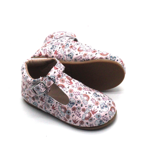 Chaussures en cuir pour enfants personnalisées avec imprimé tendance pour filles - Product Image 1