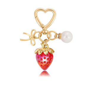 Llavero Uionen con diseño de fresa tridimensional, bonito y dulce, colgante de margarita para bolso - Product Image 4