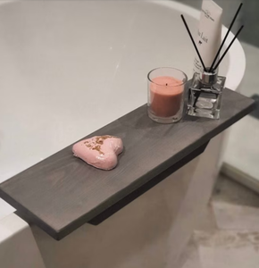 Bandeja de baño de madera rústica de nuevo diseño, estante de mesa de un lado con un accesorio de borde, estante lateral <span class=keywords><strong>para</strong></span> bañera <span class=keywords><strong>para</strong></span> uso en el baño - Product Image 1