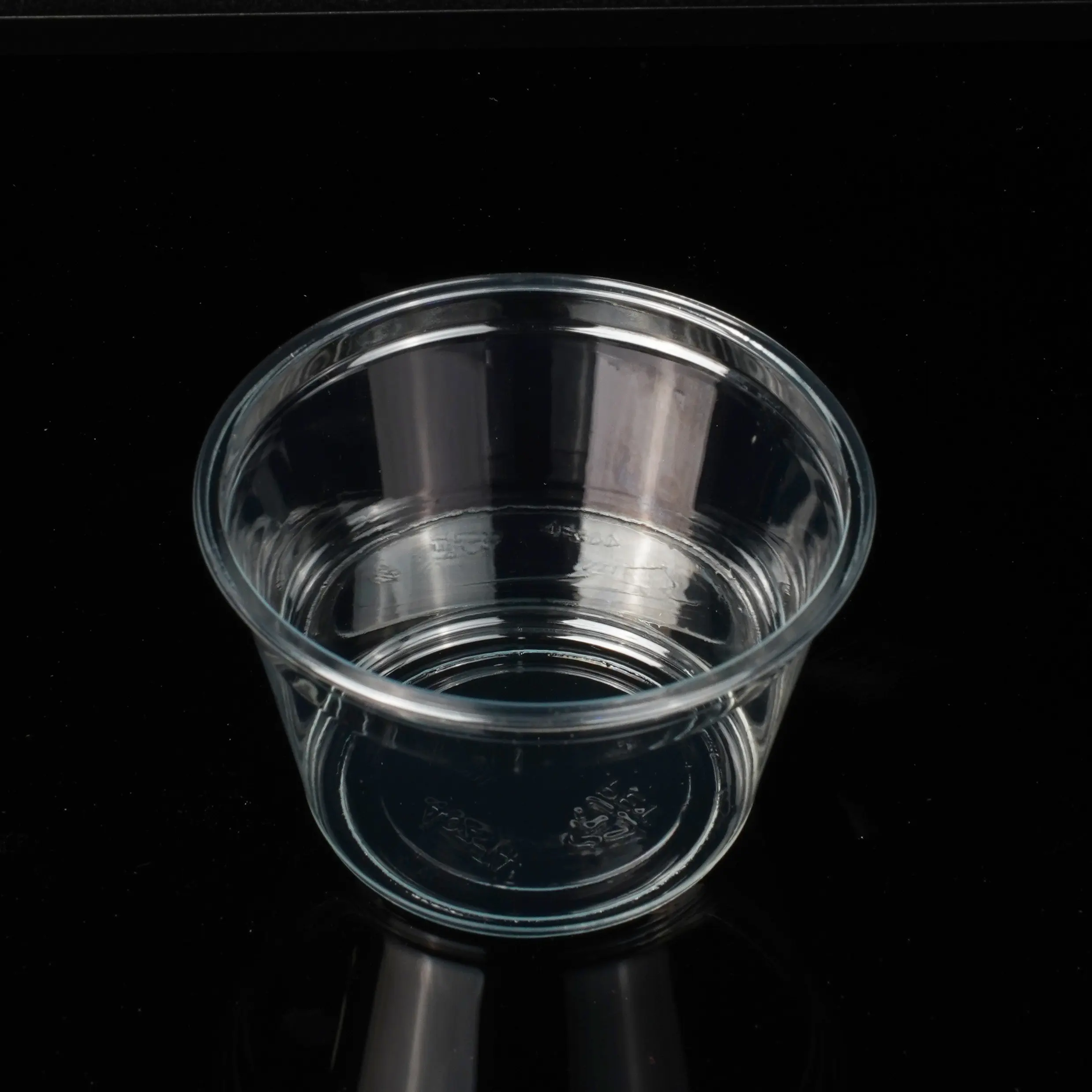 Taza de helado PET transparente desechable con tapa de cúpula pastel postre tiramisú contenedor logotipo personalizado 8oz taza de tiramisú