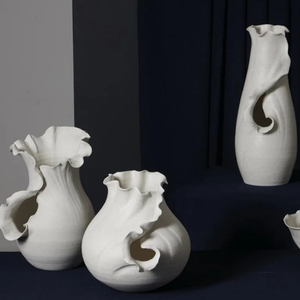 Ensemble de vases en céramique abstraits nordiques de luxe, porcelaine blanche moderne avec glaçure mate, motif floral pour la décoration de la maison, vase de table - Product Image 1