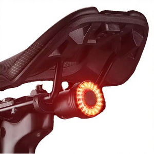 ไฟท้ายจักรยาน LED อลูมิเนียมเกรดอากาศยาน กันน้ำ IPX6 5 โหมด สำหรับขี่กลางคืน แบตเตอรี่แบบชาร์จได้ พร้อมระบบเบรกอัจฉริยะ - Product Image 3